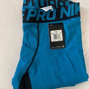 Nike Pro Therma tights. New with tags. Smoke free house.